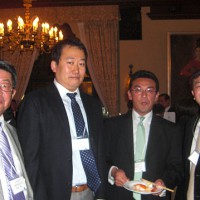 懇親会にて、山本副会長、山本幹事、木田副会長