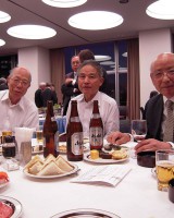 左より小林会員、塩崎副会長、鈴木副会長